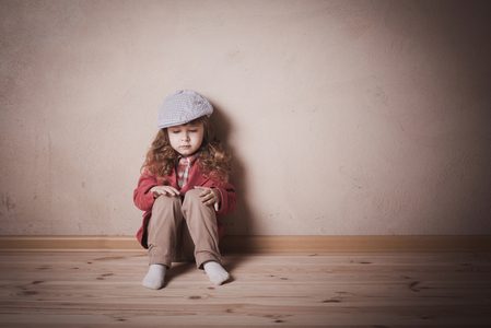 忧郁症患者深信没有人能体会其心中的苦，因此感到极度的孤寂。一个亲友若能适度展现同理心，才能和病患进行有效交谈。（Fotolia）