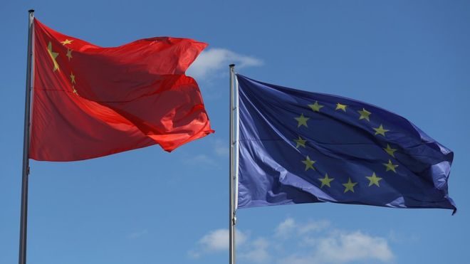 中国和欧盟总体关系不断发展,但在中国市场地位、人权、军售等问题上仍有分歧。