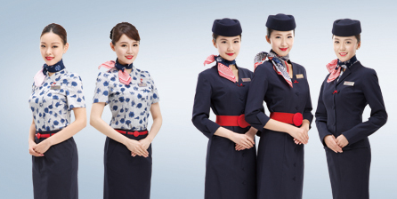 东方航空空服员领巾以中国风设计。 （取自东航官网）
